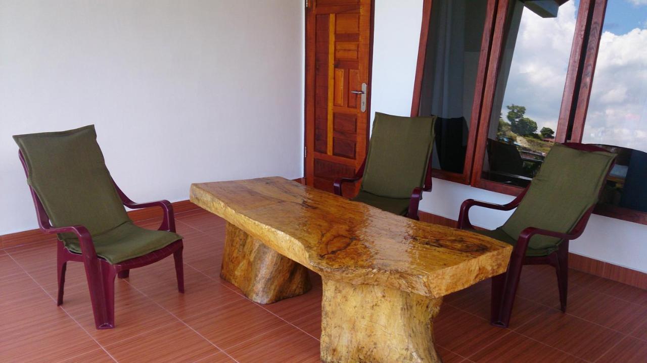 Toba Sunset Bed & Breakfast Tuk Tuk Ngoại thất bức ảnh
