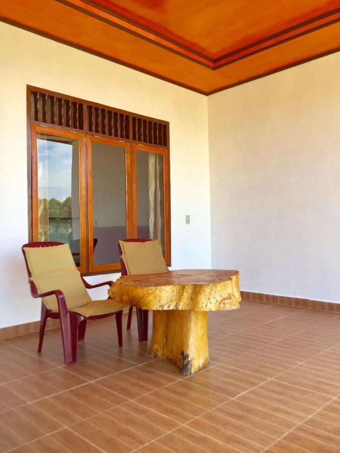 Toba Sunset Bed & Breakfast Tuk Tuk Ngoại thất bức ảnh