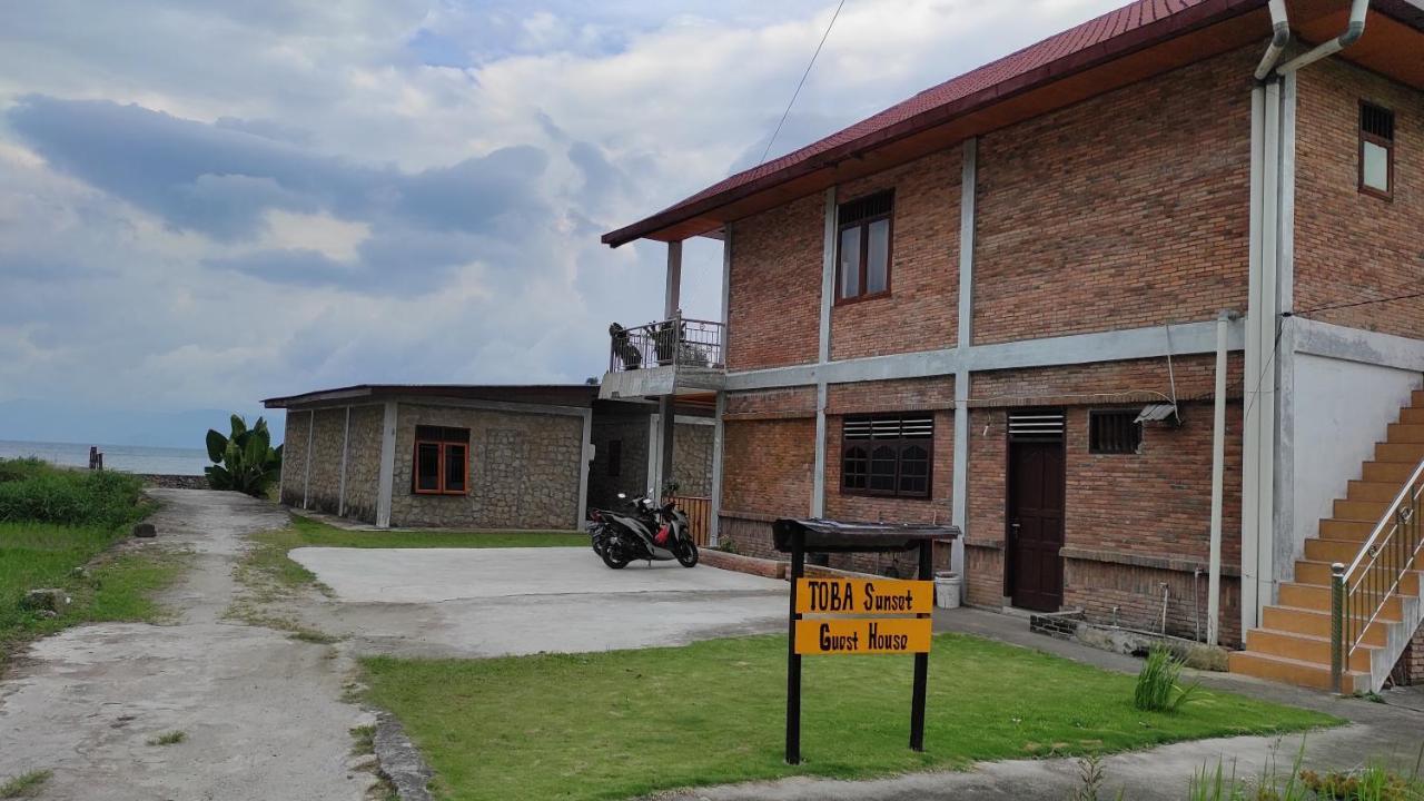Toba Sunset Bed & Breakfast Tuk Tuk Ngoại thất bức ảnh